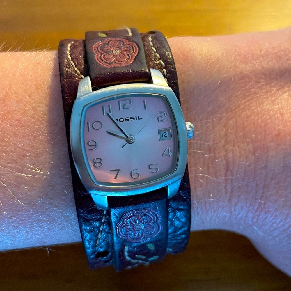 Fossil Women’s Watch Leather Band With Flowers